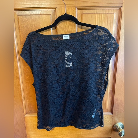 NWT Abercrombie & Fitch Black Floral Lace Blouse - Picture 2 of 2